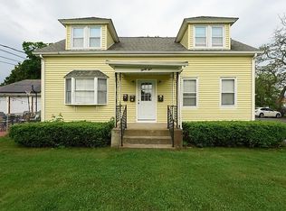 35 Grove St FLOOR 2, Pawtucket, RI 02860