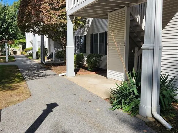32 Trellis Dr #32, West Warwick, RI 02893