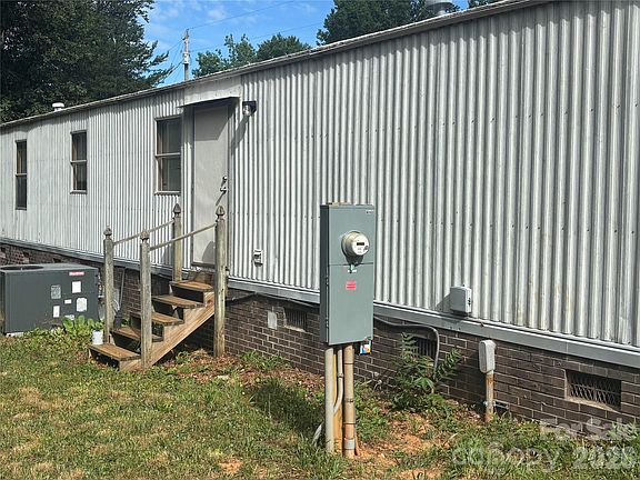 3rd image of 714 Garden Valley Rd