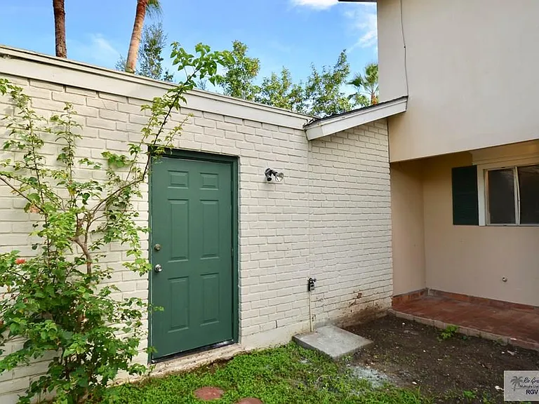 704 Zapata Ave — Photo 19