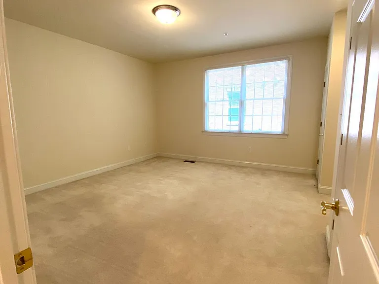 2621 Fairfax Dr — Photo 22