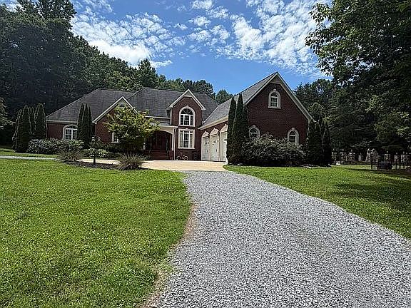 2nd image of 415 Fruit Farm Rd E