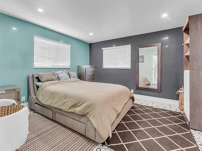 4010 NW 5th Ave #4010 — Photo 8
