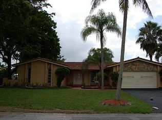 1071 NW 84th Dr, Coral Springs, FL 33071