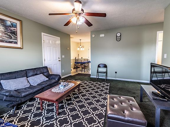 3rd image of 1609 Maple View Way