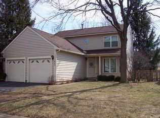 1845 Grosse Pointe Cir, Hanover Park, IL 60133