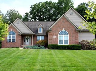 7486 Olympic Dr, White Lake, MI 48383