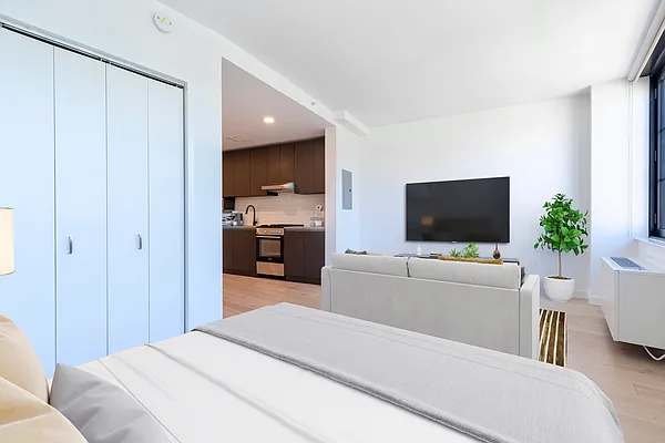 Rented by Manhattan Realty Group | media 1