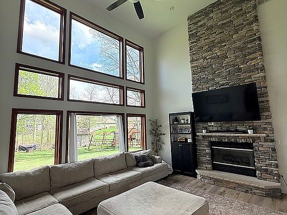 5th image of 3615 Turnberry Dr