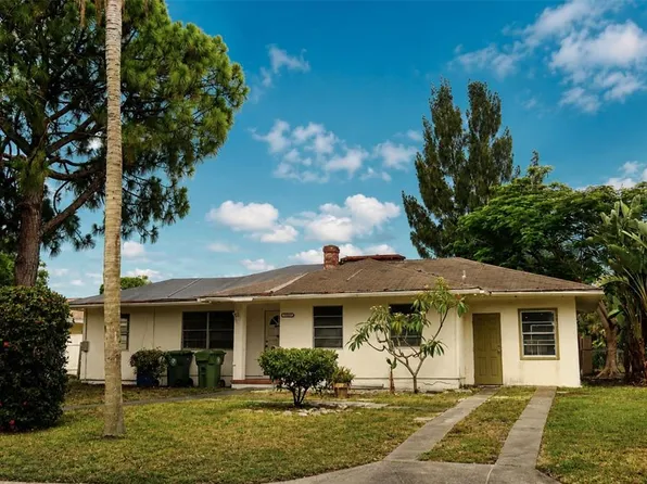 1302 28th St W, Bradenton, FL 34205