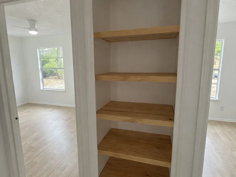 4211 Tropical Dr — Photo 10