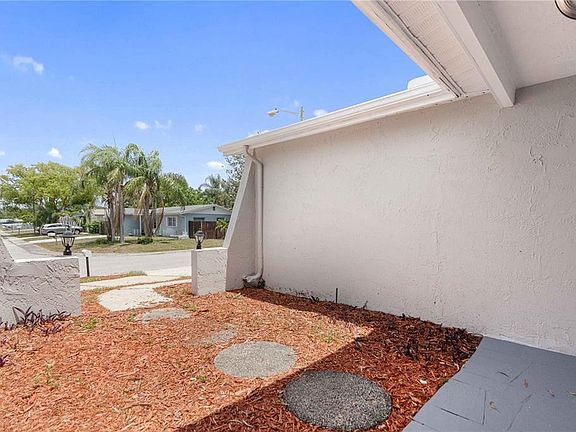 5th image of 9307 Richwood Ln