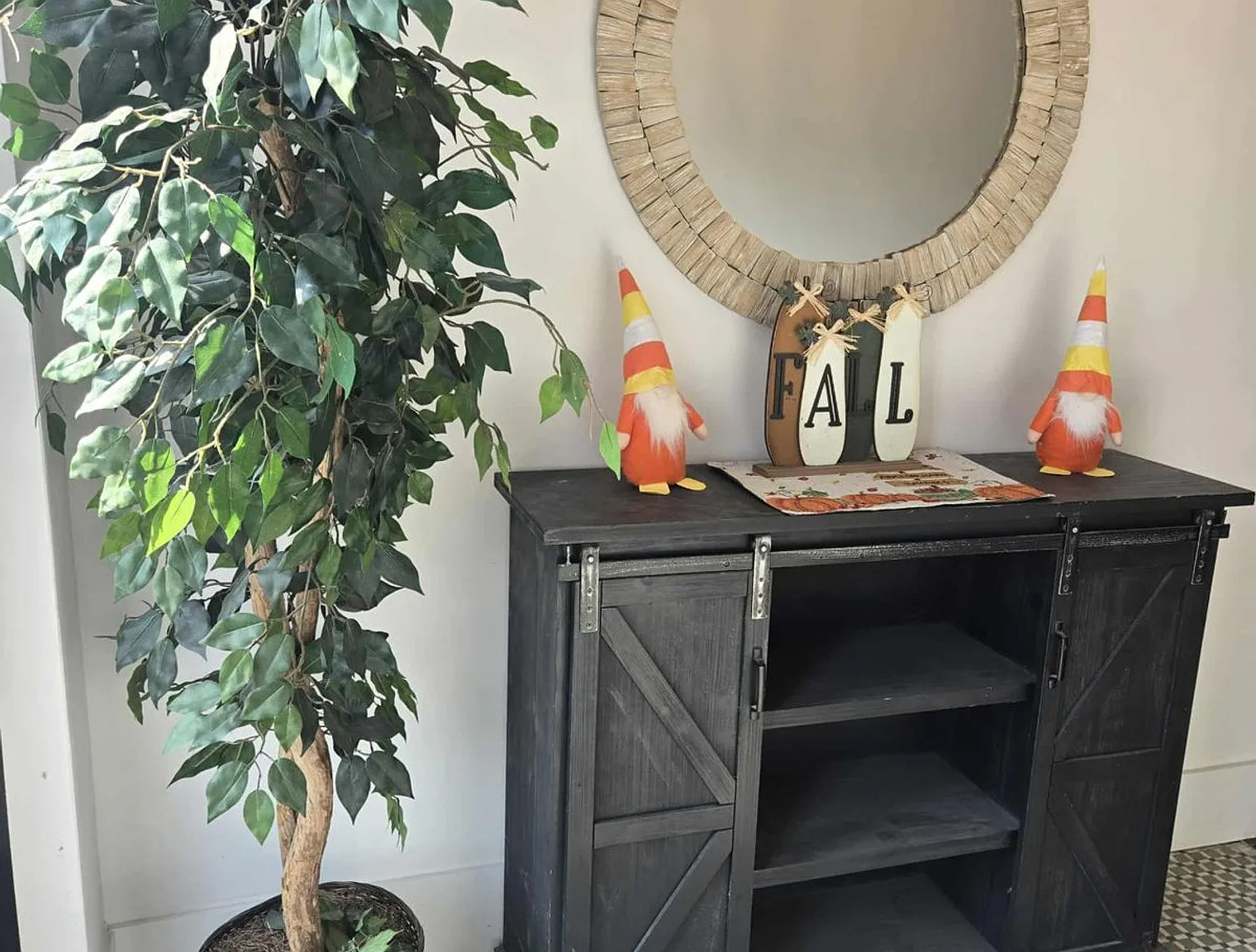 2 bed, 1.0 bath, $2,846 — Photo 3