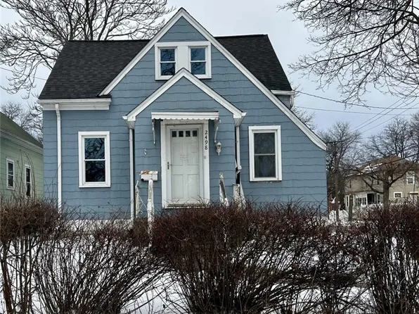 2498 Pierce Ave, Niagara Falls, NY 14301