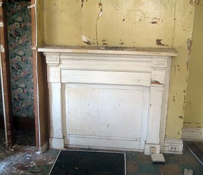 1 of 2 fireplaces