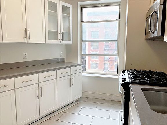 3rd image of 320 Saint Nicholas Ave