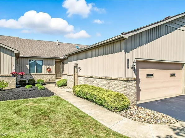 1492 Tripodi Cir, Niles, OH 44446