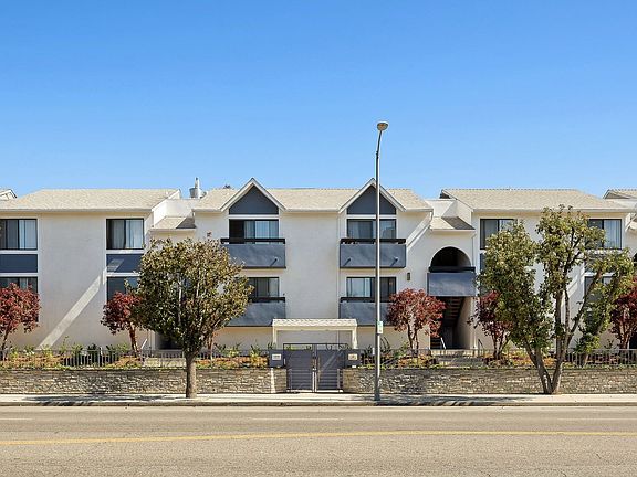5th image of 14543 Burbank Blvd #117