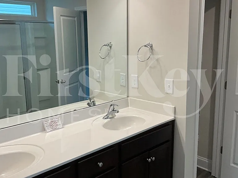 5513 Cobblestone Glen Dr — Photo 6