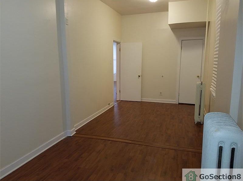 2nd image of 6621 S Rhodes Ave