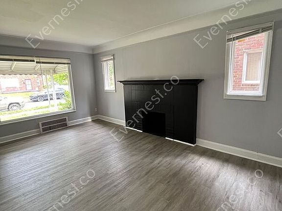 4th image of 16811 Lesure St