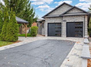 7 Bachman Ter, Ottawa, ON K2L 1W2