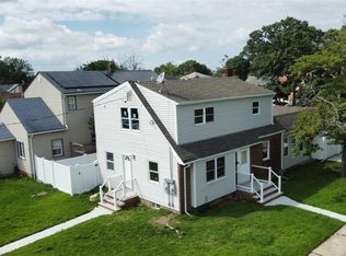 142 Green St, Valley Stream, NY 11580