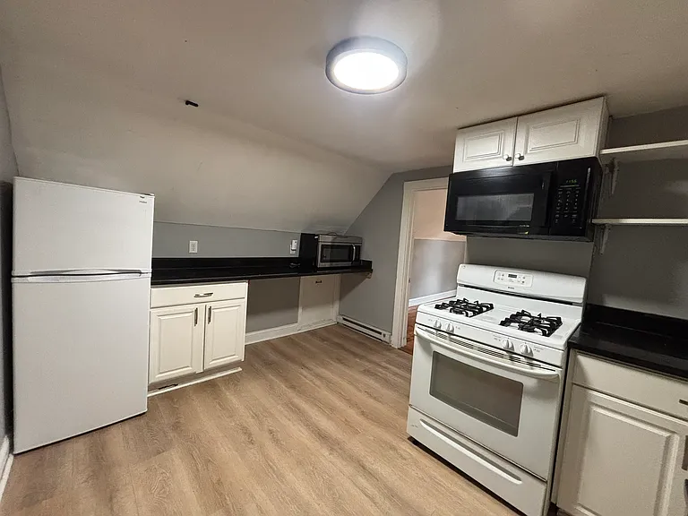 134 Highland St #3 — Photo 2