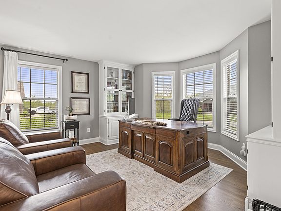 4th image of 125 Seven Oaks Dr
