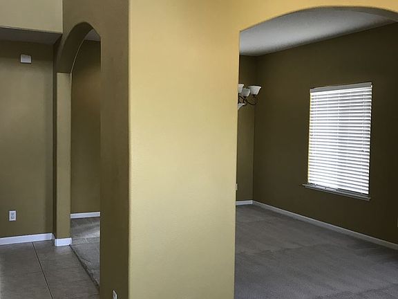 2nd image of 1921 S Orangewood Dr