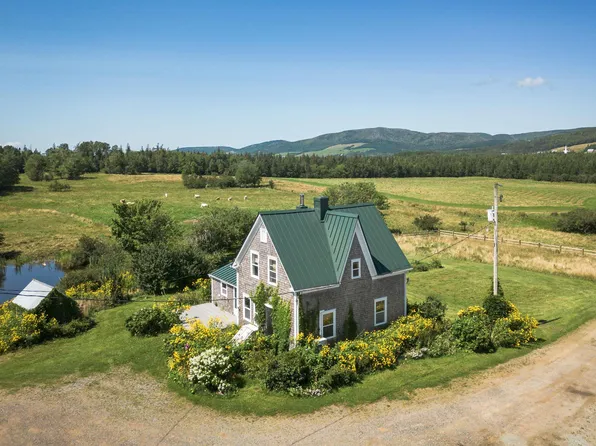 166 Rankinville Rd, Mabou, NS B0E 1X0
