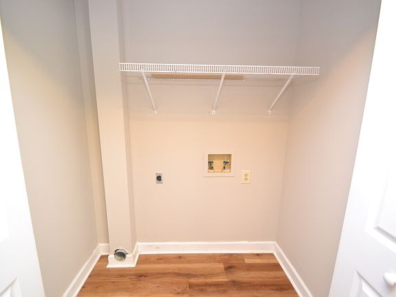 4th image of 110 Riverwalk Cir