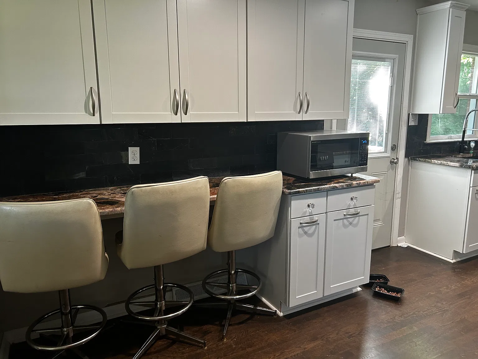 3 bed, 1250 sqft, $1,975 — Photo 3