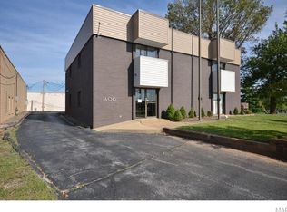 1600 N Warson Rd, Saint Louis, MO 63132