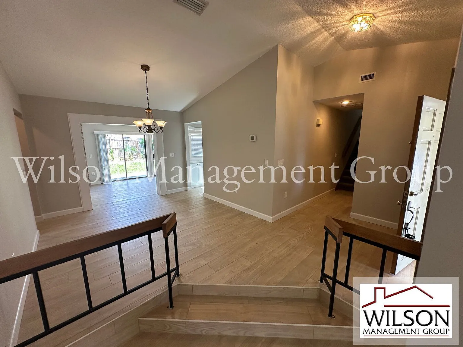 3 bed, 2.0 bath, 1867 sqft, $2,495 — Photo 4