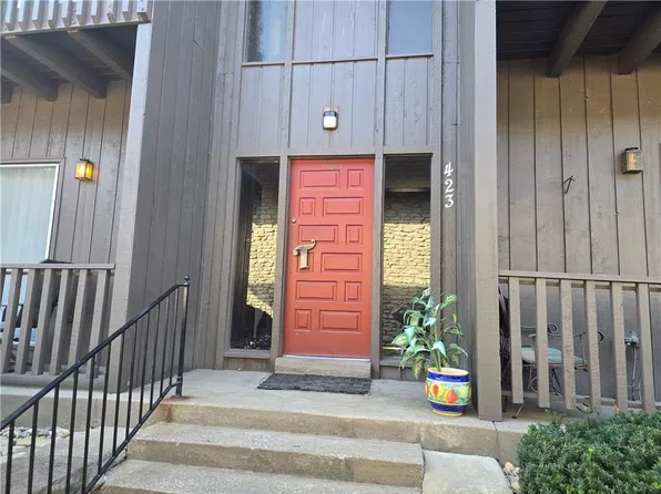 423 W 104th St APT C, Kansas City, MO 64114