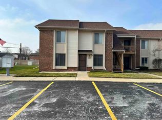 17907 Phyllis St, Roseville, MI 48066