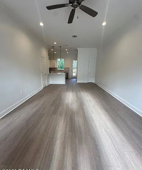 1510 Kaliste Saloom Rd #105 — Photo 2