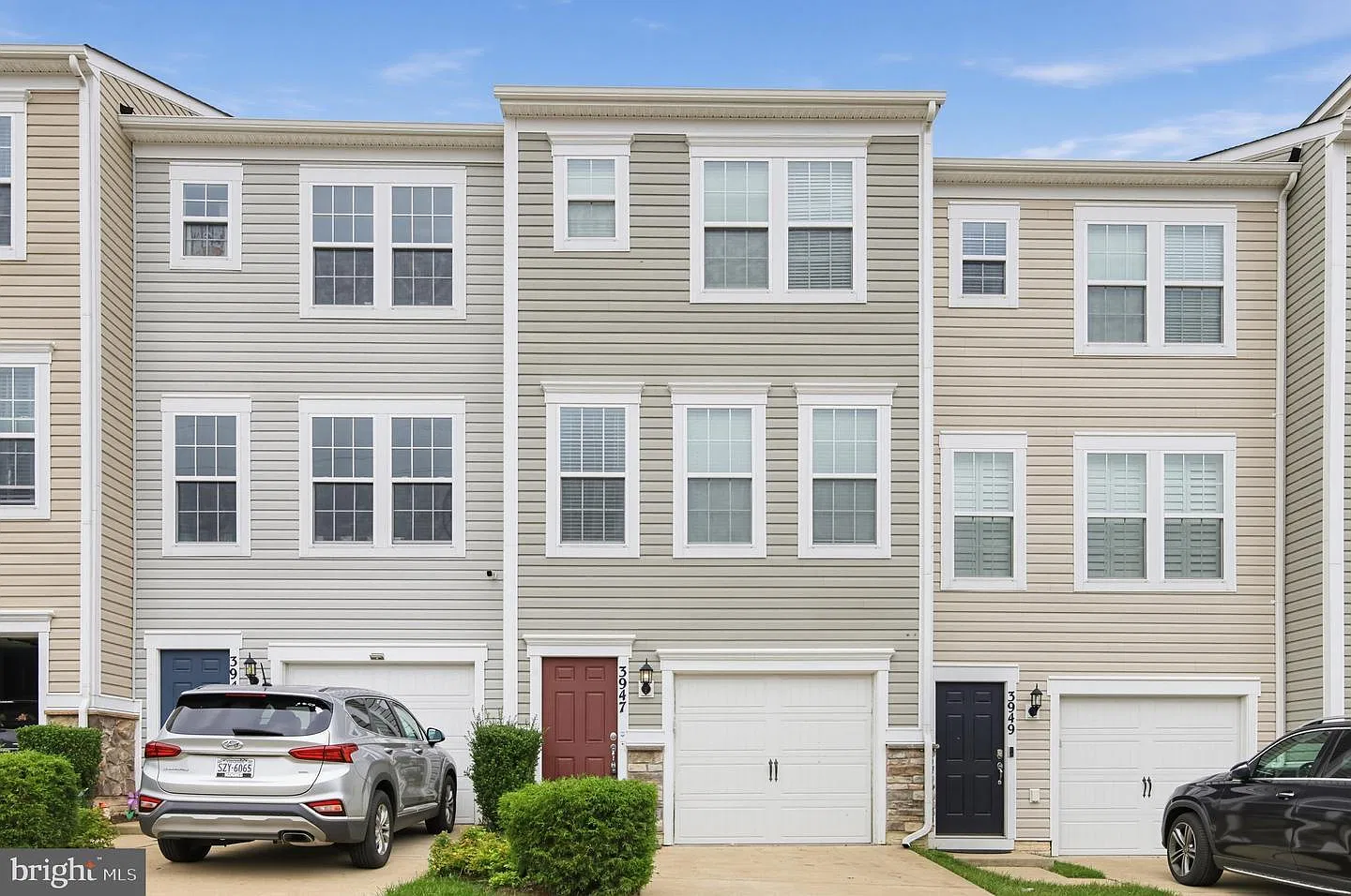 3 bed, 3.5 bath, 1755 sqft, $3,000 — Photo 1