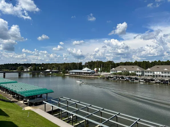 12386 River Highlands Dr Unit T, Saint Amant, LA 70774