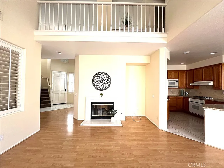 15201 Riviera Ln — Photo 9