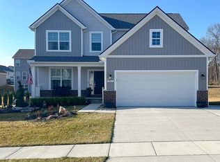 8461 Sharon Dr, White Lake, MI