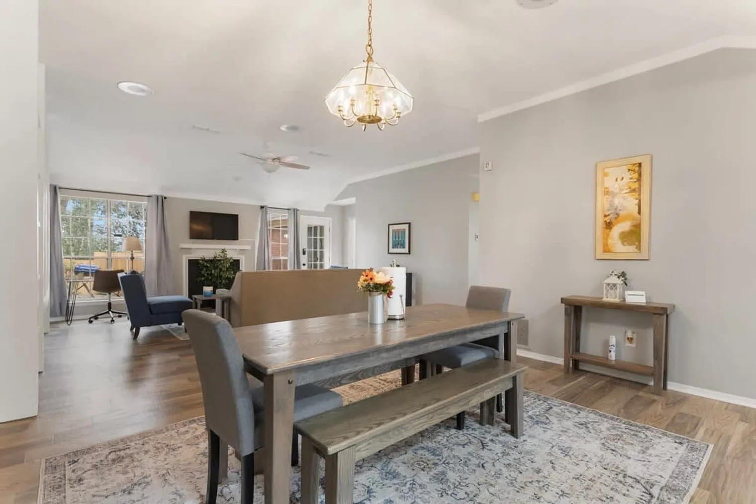 3 bed, 2.0 bath, 1496 sqft, $3,408 — Photo 4