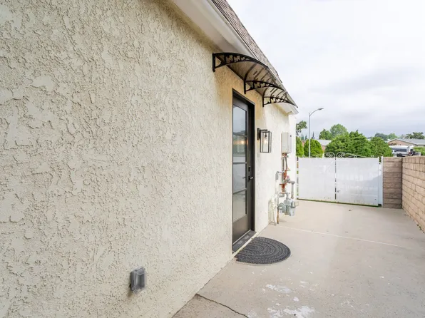 20473 Shamrock Pl, Chatsworth, CA 91311