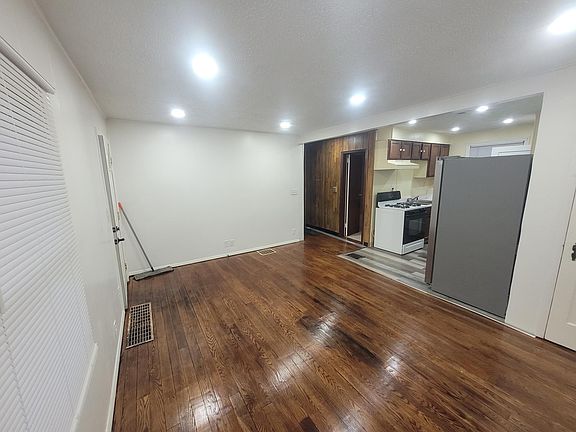 4th image of 2924 E 13th Ave