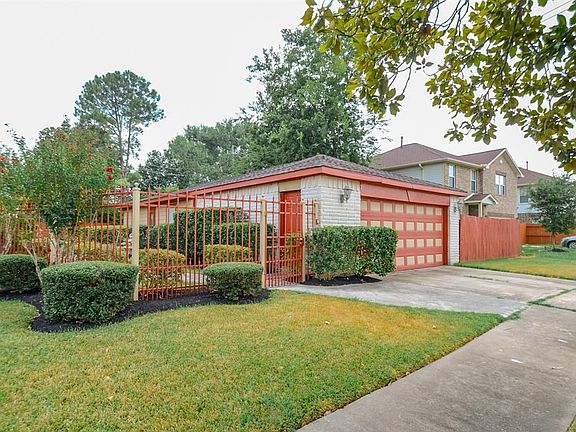 3rd image of 1023 Whispering Pine Dr