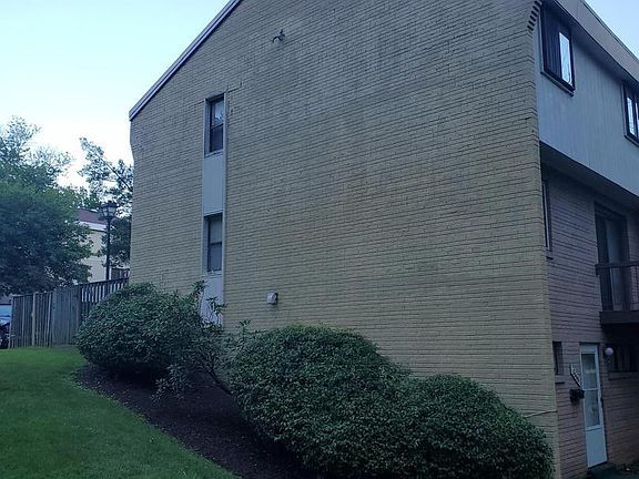 3rd image of 8666 Brae Brooke Dr