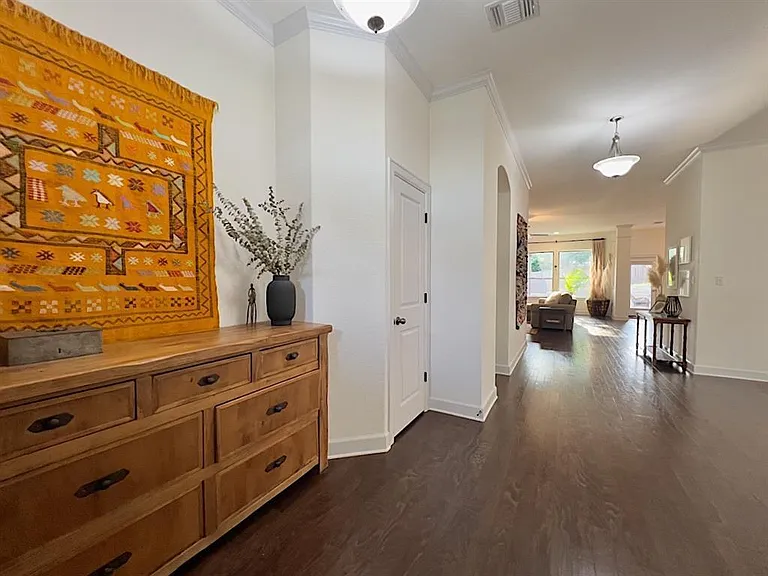 300 Grafton Ln — Photo 9