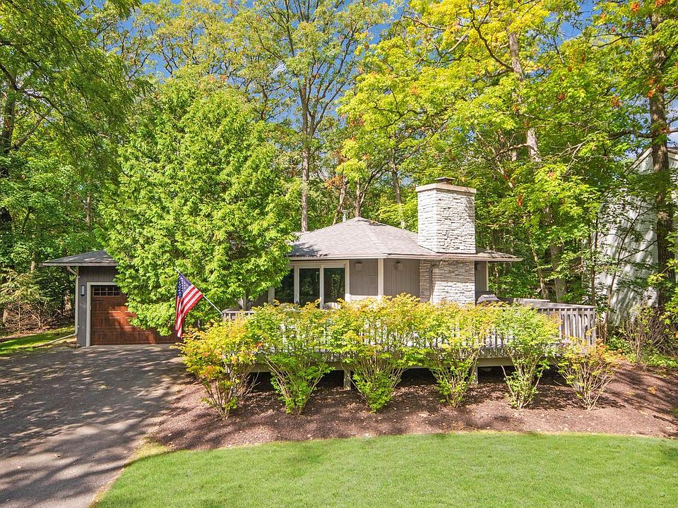1st image of 37 Rolling Green DRIVE