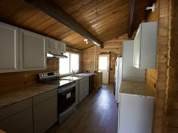 5th image of 97 Aspen Ave
